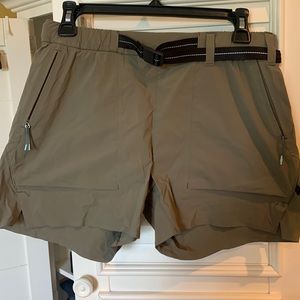 Lululemon hiking shorts, size 6, no zipper